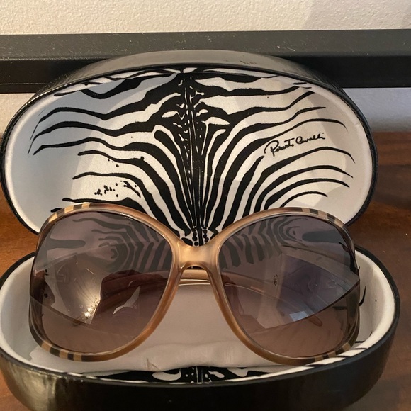 Roberto Cavalli 2010\'s Tiger Print Sunglasses main image 7